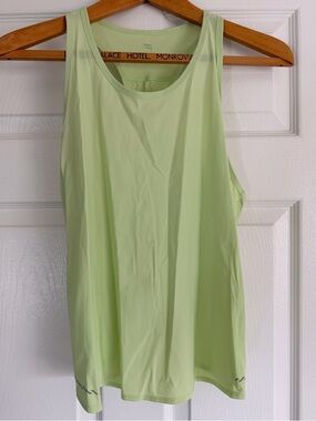 Fabletics Light Lime Performance Tank Size S
